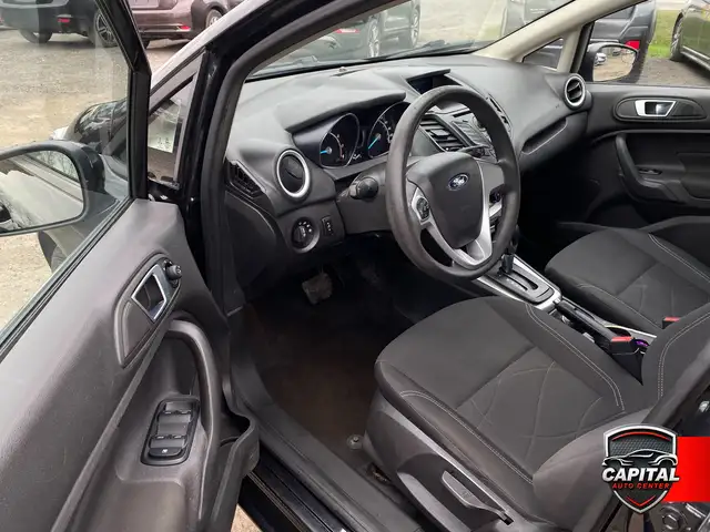 2014 Ford Fiesta SE - Photo 6