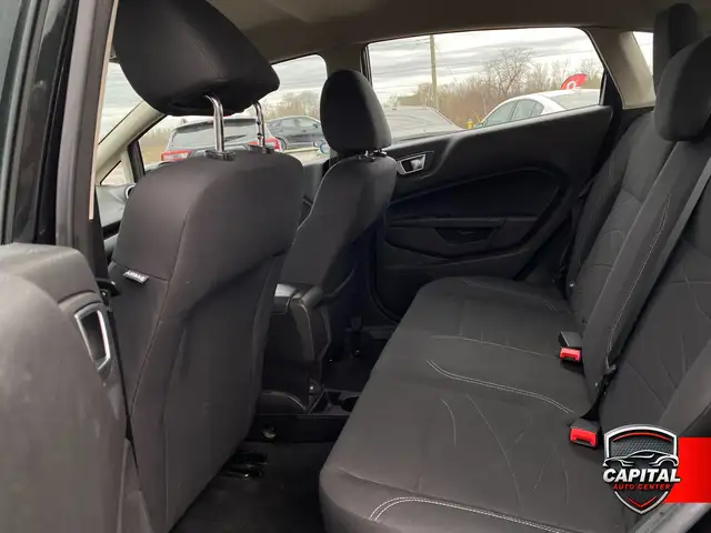2014 Ford Fiesta SE - Photo 12