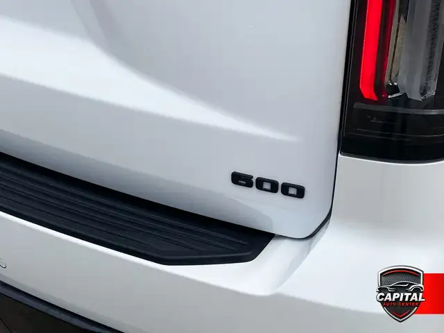 2022 Cadillac Escalade Premium Luxury - Photo 6