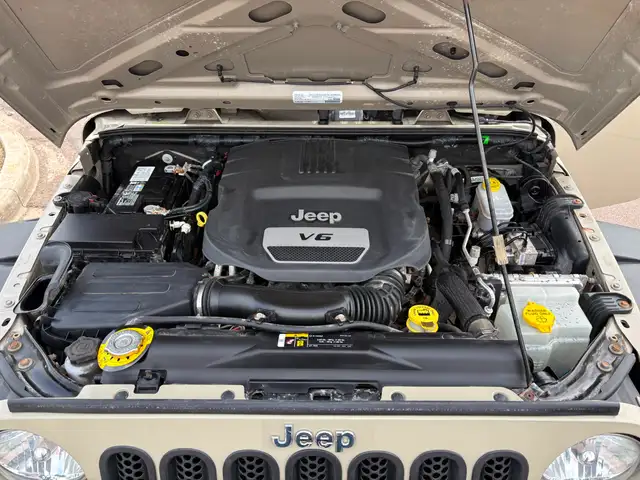 2017 Jeep Wrangler Sport 4x4! AC! 6-Speed Manual! - Photo 10