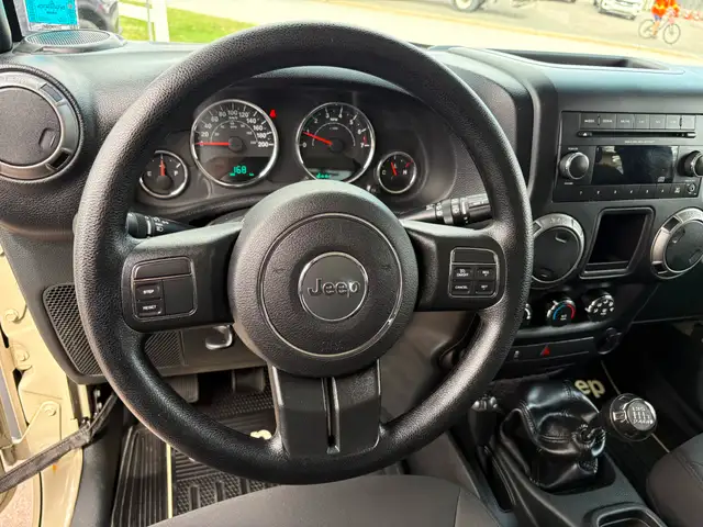 2017 Jeep Wrangler Sport 4x4! AC! 6-Speed Manual! - Photo 14