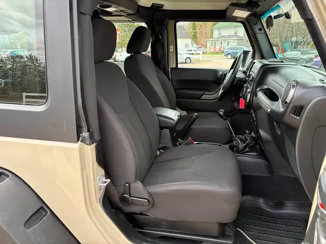 2017 Jeep Wrangler Sport 4x4! AC! 6-Speed Manual! - Photo 18