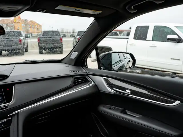 2024 Cadillac XT5 AWD Sport - Photo 28