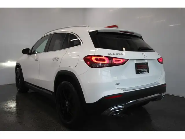 2022 Mercedes-Benz GLA 250 / CUIR / TOIT / 4 MATIC - Photo 11