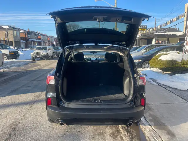2021 Ford Escape SE - Photo 9