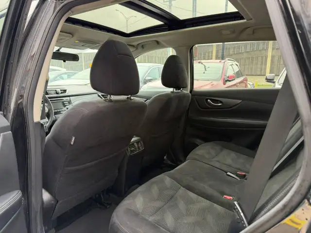 2014 NISSAN Rogue SV / AWD / TOIT PANORAMIQUE / 4 CYLINDRES - Photo 4