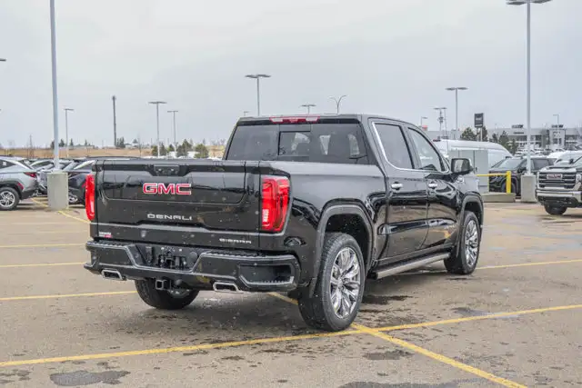 2026 GMC Sierra 1500 Denali - Photo 9