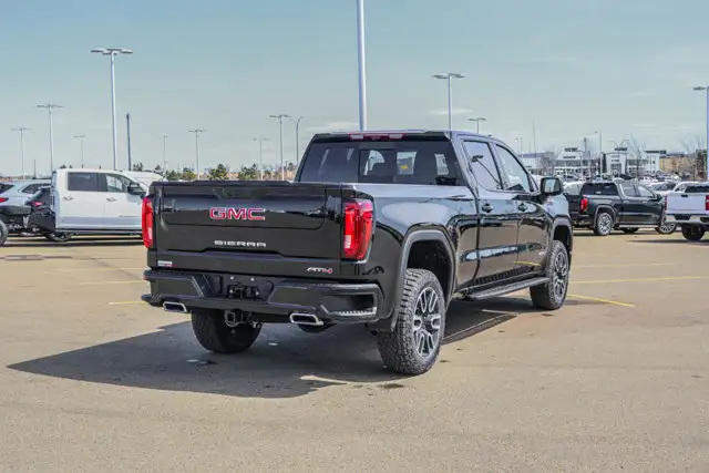 2026 GMC Sierra 1500 AT4 - Photo 9