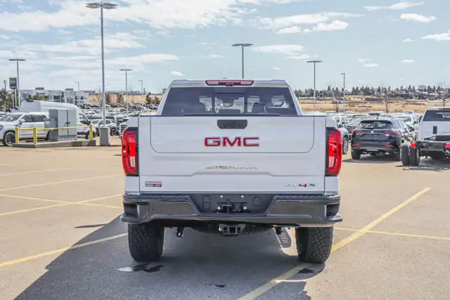 2026 GMC Sierra 1500 AT4X - Photo 7