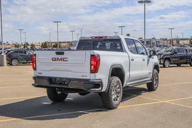 2026 GMC Sierra 1500 AT4X - Photo 9