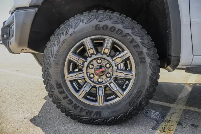 2026 GMC Sierra 1500 AT4X - Photo 13