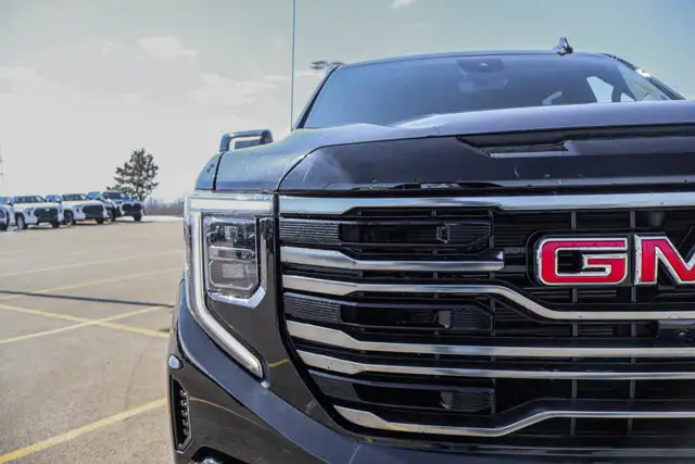 2026 GMC Sierra 1500 AT4 - Photo 11