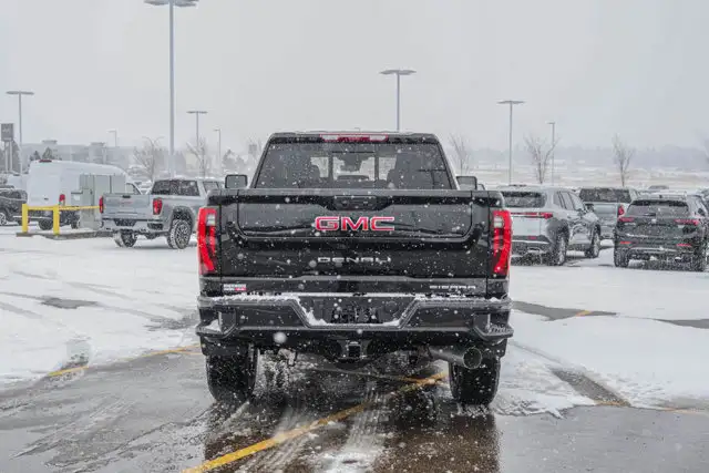 2026 GMC Sierra 3500HD Denali - Photo 7