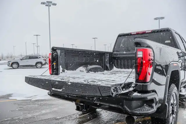 2026 GMC Sierra 3500HD Denali - Photo 8