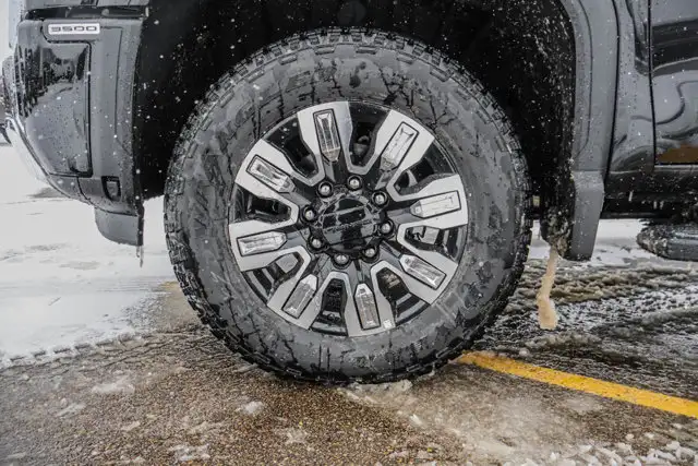 2026 GMC Sierra 3500HD Denali - Photo 13