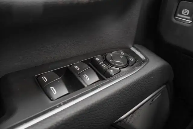 2026 GMC Sierra 3500HD Denali - Photo 17