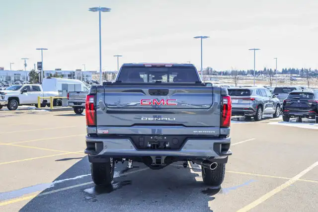 2026 GMC Sierra 3500HD Denali - Photo 7