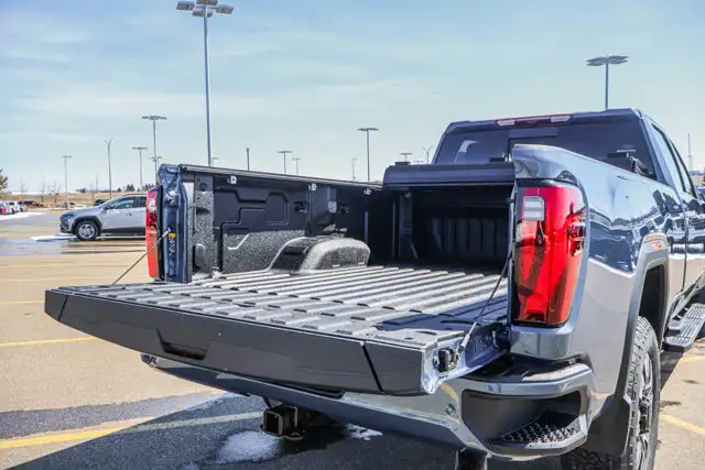 2026 GMC Sierra 3500HD Denali - Photo 8