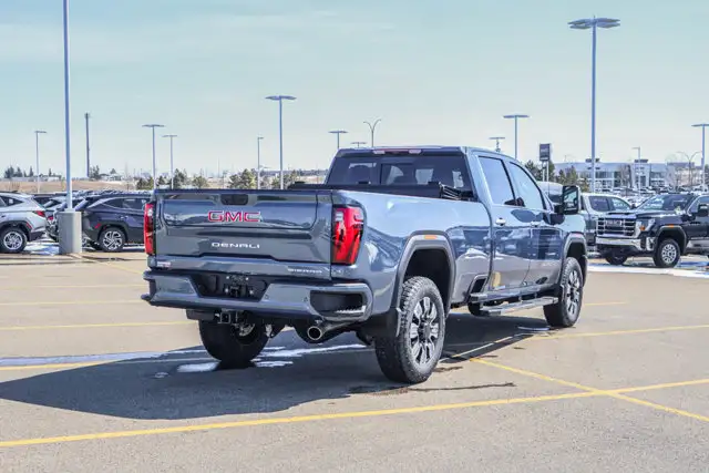 2026 GMC Sierra 3500HD Denali - Photo 9