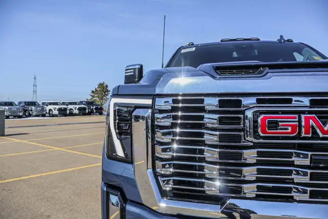 2026 GMC Sierra 3500HD Denali - Photo 11