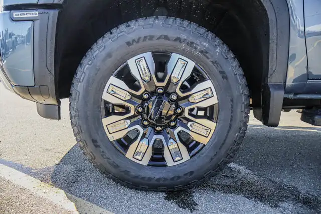 2026 GMC Sierra 3500HD Denali - Photo 13