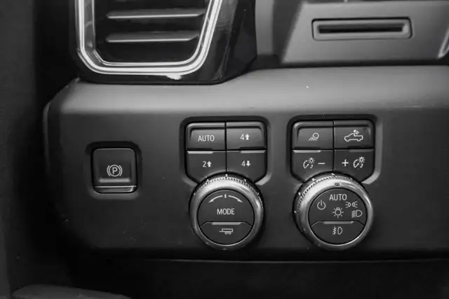 2026 GMC Sierra 3500HD Denali - Photo 19