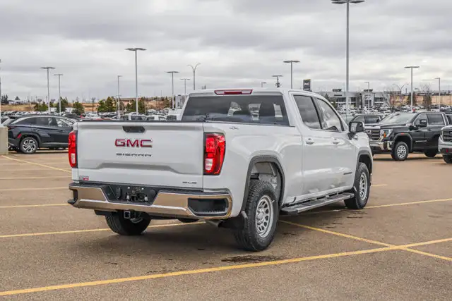 2026 GMC Sierra 1500 SLE - Photo 9