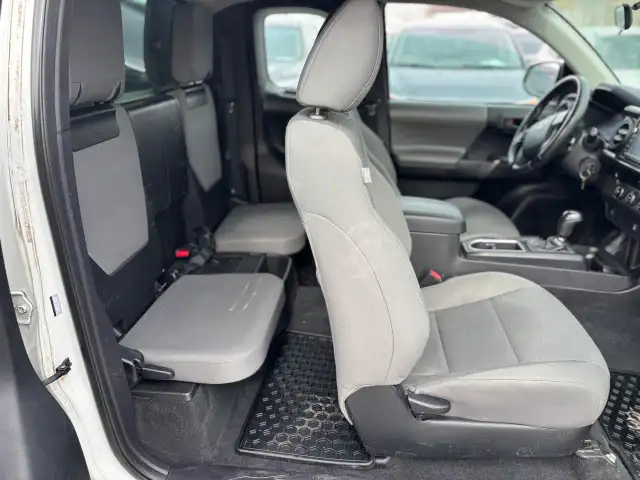 2016 Toyota Tacoma SR - Photo 13