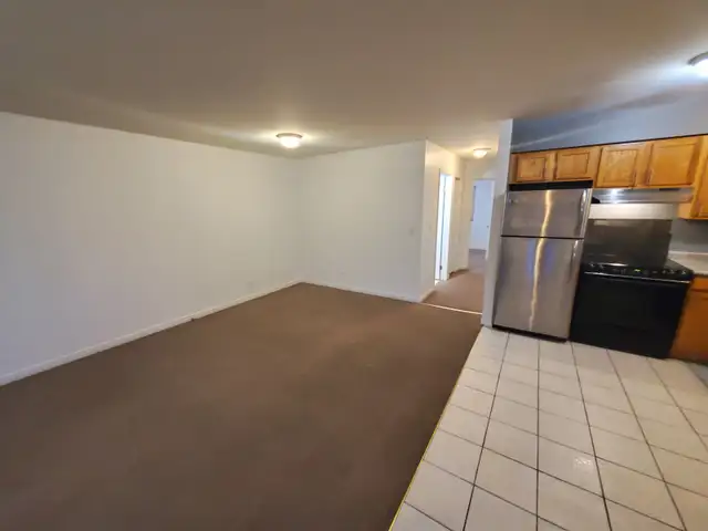 South Windsor Upper 2bd in 4-Plex w/5 appliances Available Immed - Photo 4