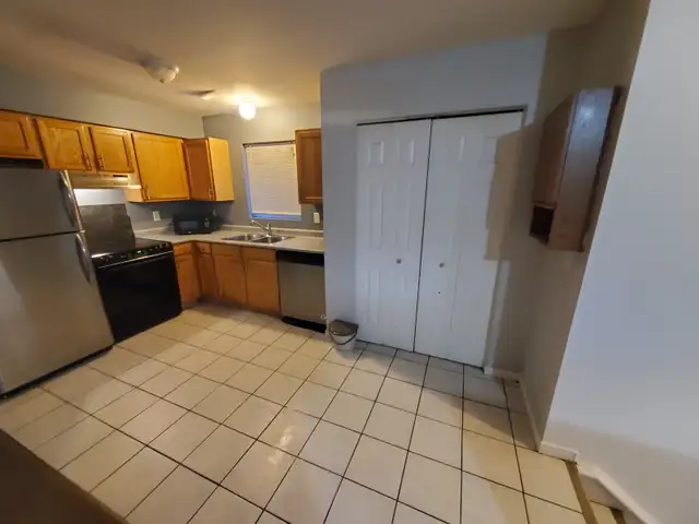 South Windsor Upper 2bd in 4-Plex w/5 appliances Available Immed - Photo 7