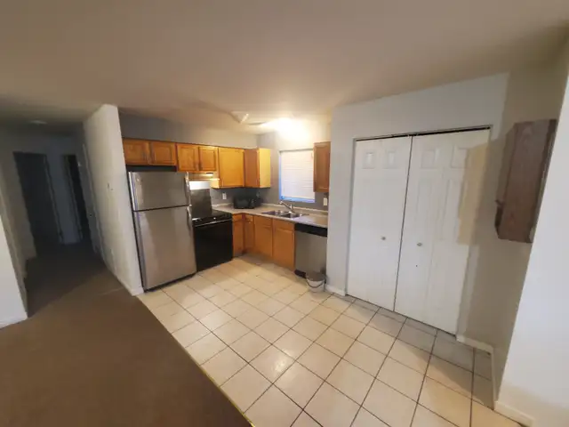 South Windsor Upper 2bd in 4-Plex w/5 appliances Available Immed - Photo 8