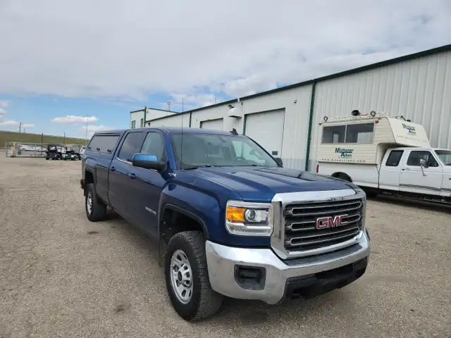 2019 GMC Sierra 2500HD - Photo 2