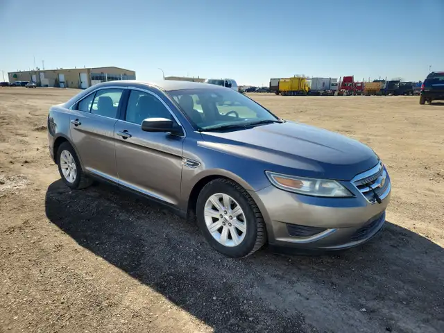 2011 Ford Taurus - Photo 4