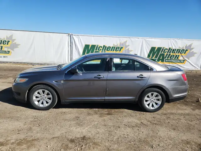 2011 Ford Taurus - Photo 5
