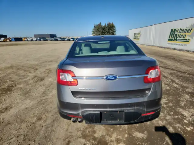 2011 Ford Taurus - Photo 6