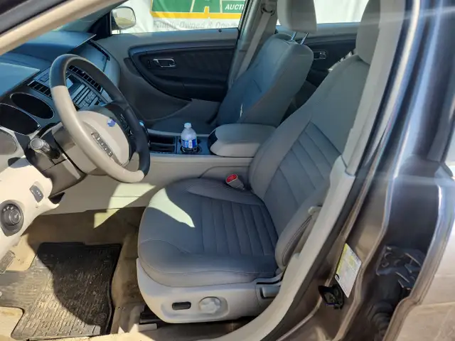 2011 Ford Taurus - Photo 13