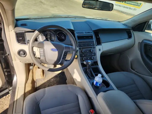 2011 Ford Taurus - Photo 18