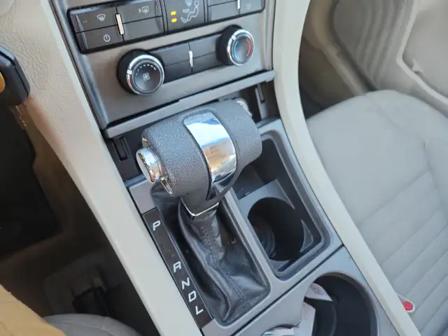 2011 Ford Taurus - Photo 21