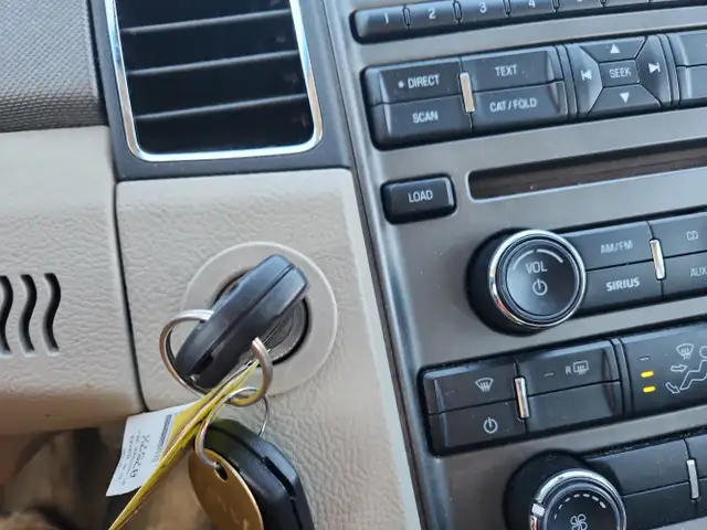 2011 Ford Taurus - Photo 23