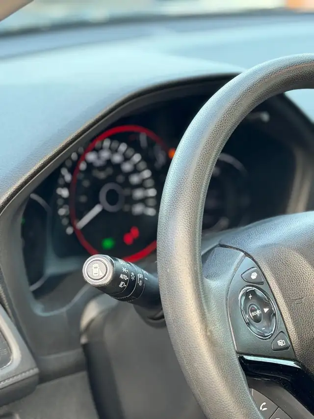 2017 Honda HR-V 2WD 4dr CVT EX - Photo 14