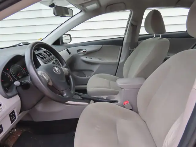2013 Toyota Corolla CE - Photo 7