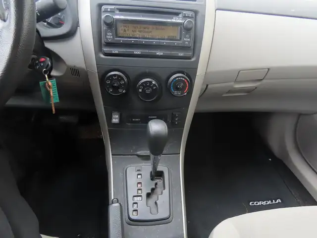 2013 Toyota Corolla CE - Photo 8