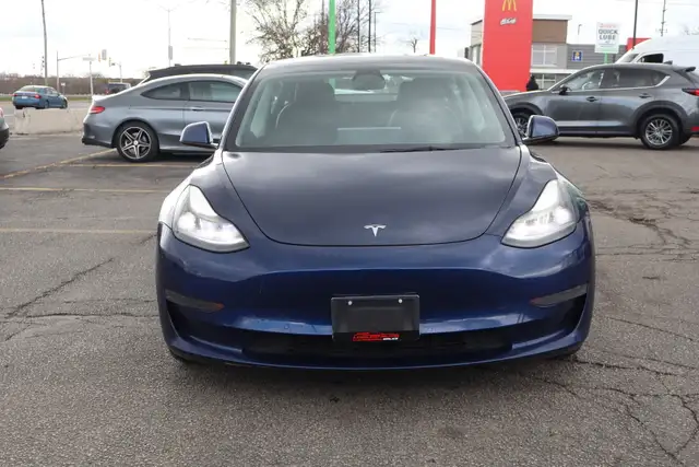 2022 Tesla Model 3 - Photo 2