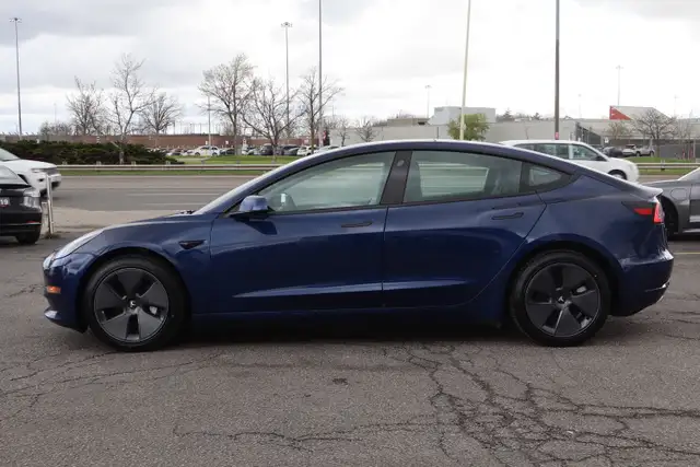 2022 Tesla Model 3 - Photo 4