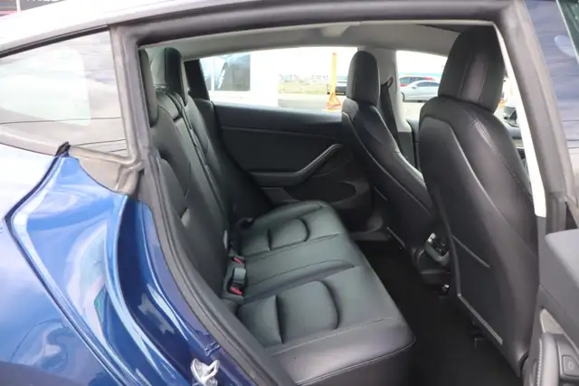 2022 Tesla Model 3 - Photo 14