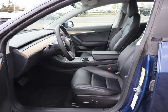 2022 Tesla Model 3 - Photo 16