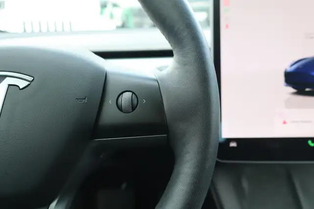 2022 Tesla Model 3 - Photo 17
