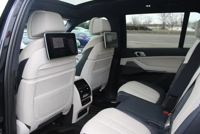 2019 BMW X7 - Photo 15