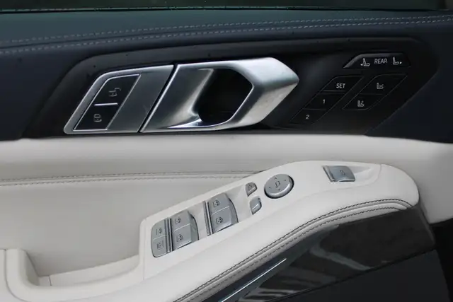 2019 BMW X7 - Photo 18
