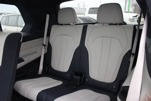 2019 BMW X7 - Photo 24